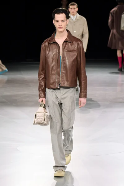 Look 24